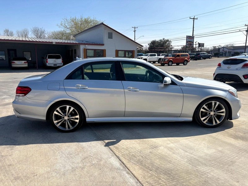 Mercedes-Benz E-Class Vehicle Image 07