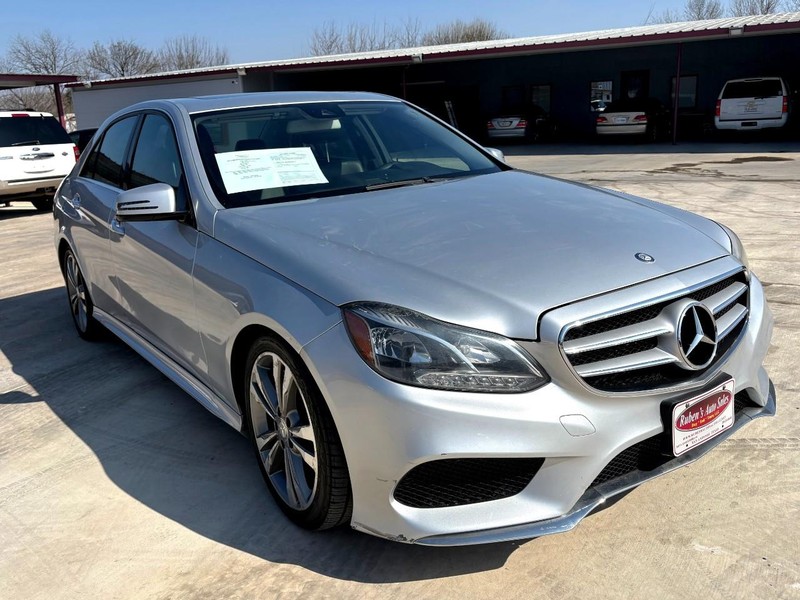 Mercedes-Benz E-Class Vehicle Image 08