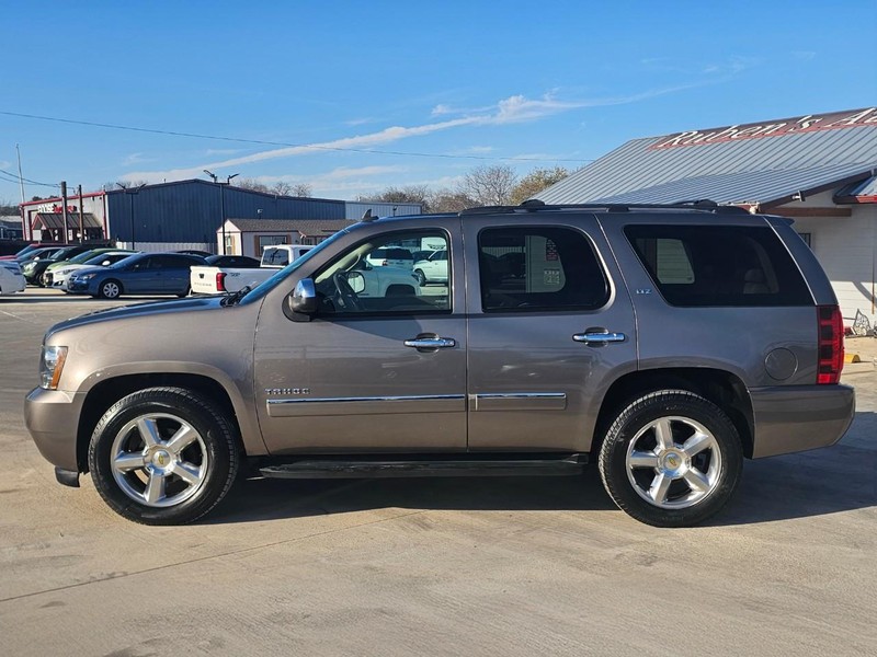 Chevrolet Tahoe Vehicle Image 02