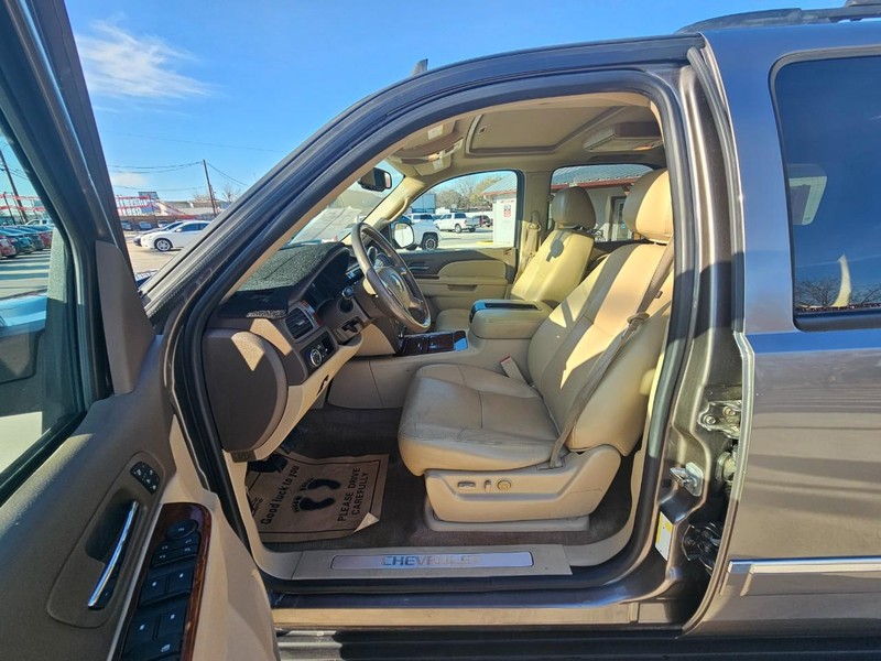 Chevrolet Tahoe Vehicle Image 11