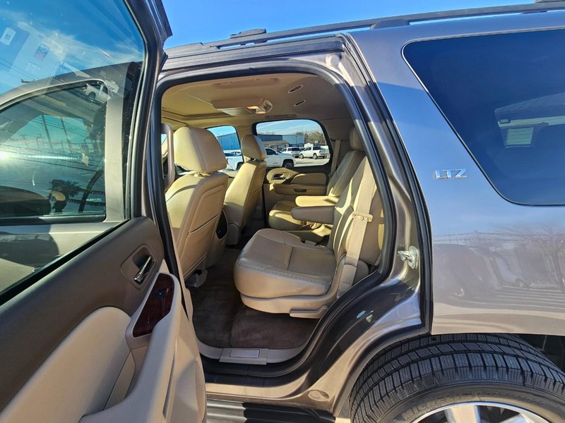 Chevrolet Tahoe Vehicle Image 13