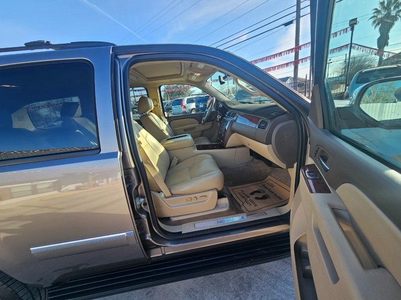 Chevrolet Tahoe Vehicle Image 15