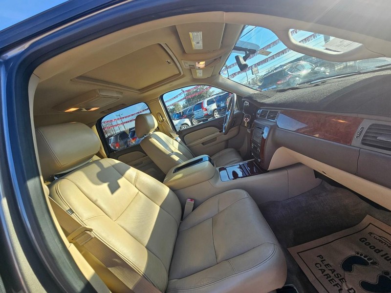 Chevrolet Tahoe Vehicle Image 16