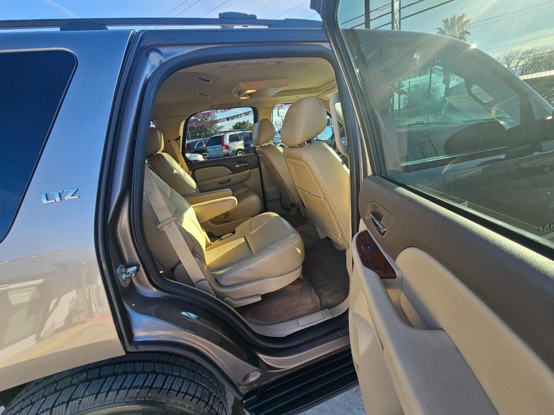 Chevrolet Tahoe Vehicle Image 17