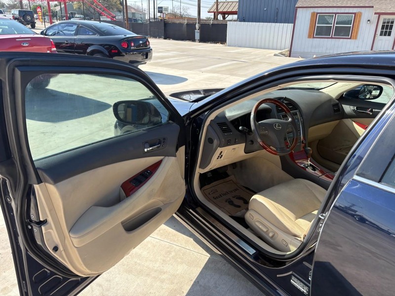 Lexus ES 350 Vehicle Image 11