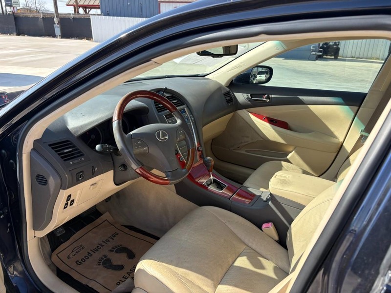 Lexus ES 350 Vehicle Image 12