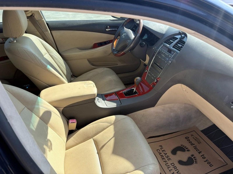Lexus ES 350 Vehicle Image 16