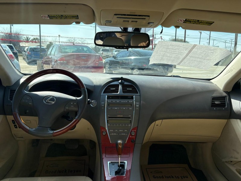 Lexus ES 350 Vehicle Image 18