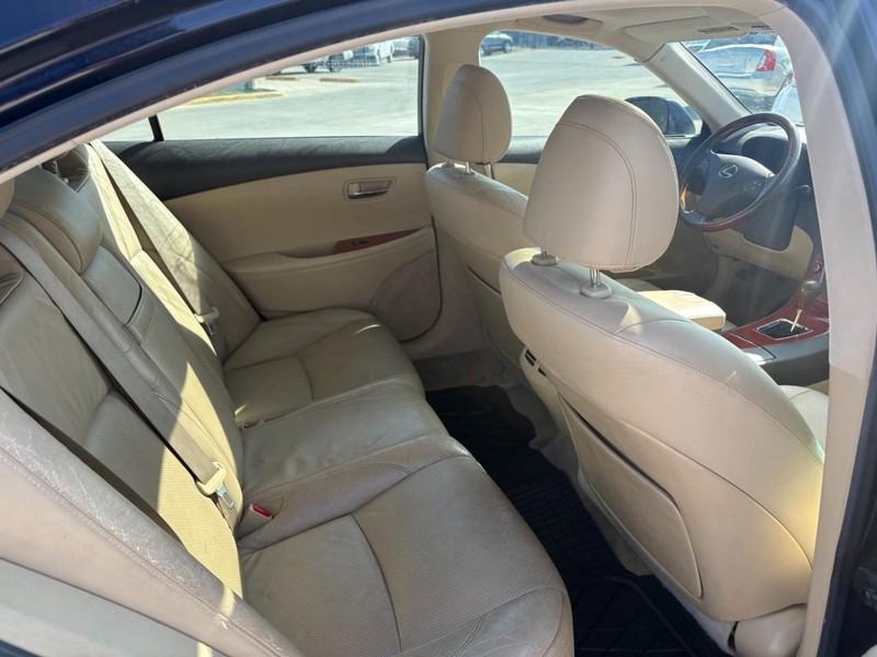 Lexus ES 350 Vehicle Image 19