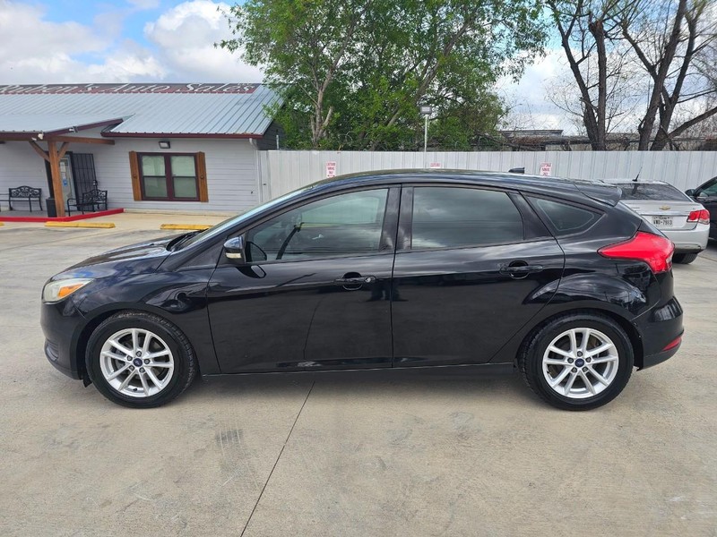 Ford Focus Vehicle Image 02