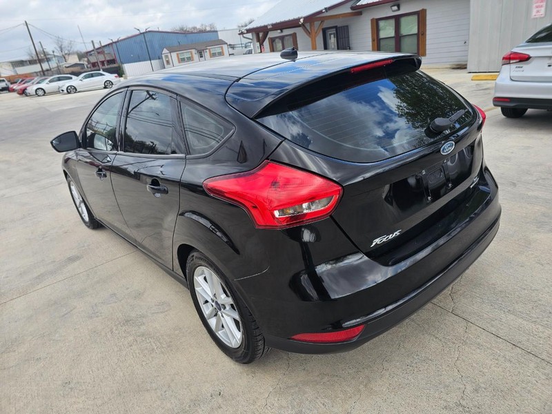 Ford Focus Vehicle Image 03