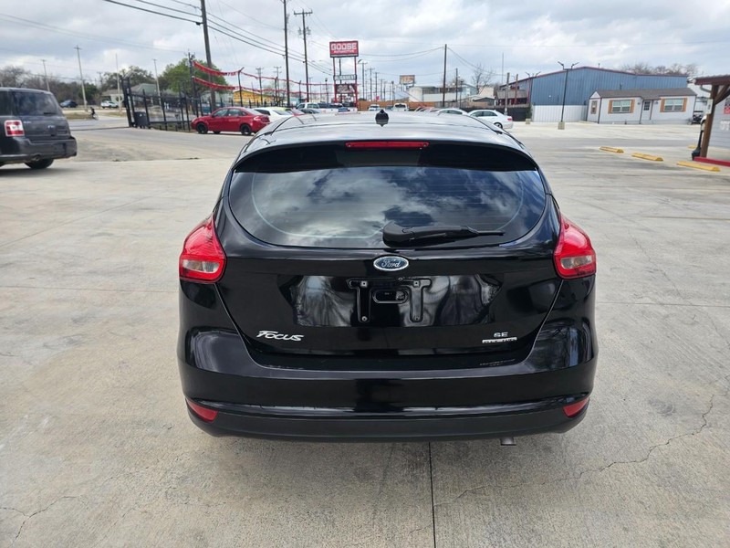 Ford Focus Vehicle Image 04