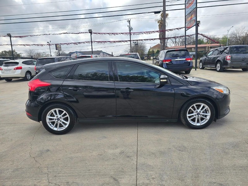 Ford Focus Vehicle Image 06