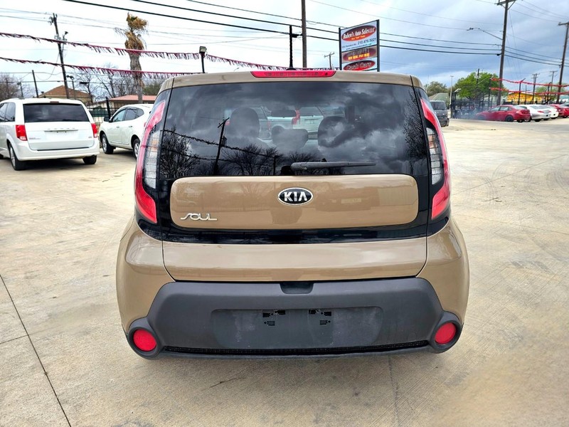 Kia Soul Vehicle Full-screen Gallery Image 04