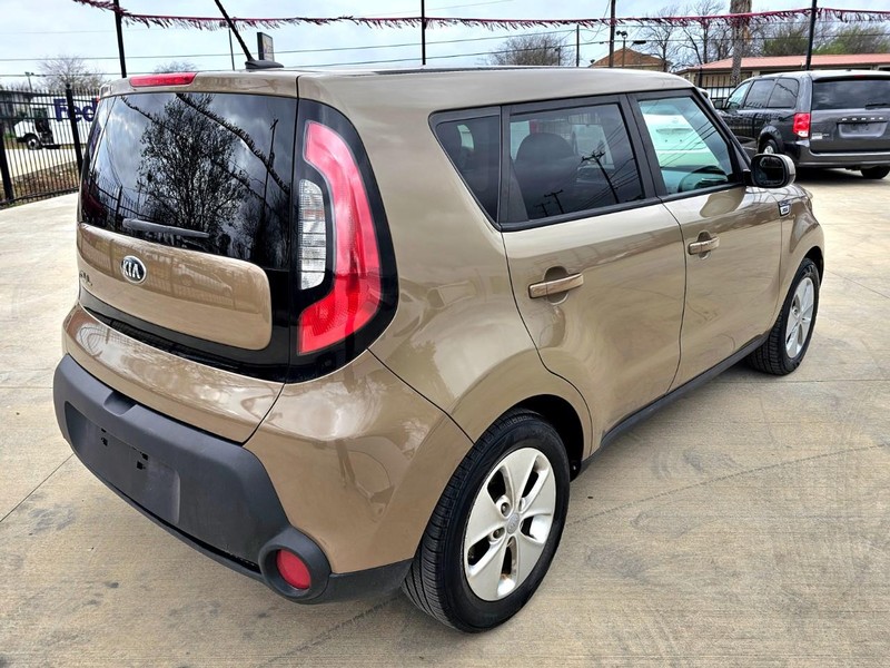 Kia Soul Vehicle Full-screen Gallery Image 05
