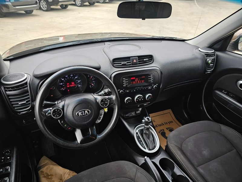 Kia Soul Vehicle Full-screen Gallery Image 13
