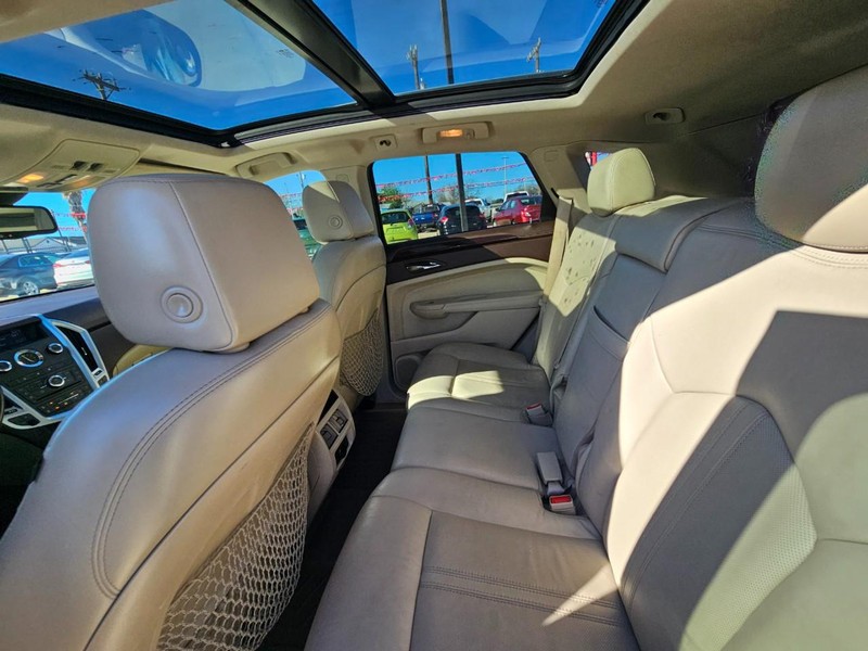 Cadillac SRX Vehicle Image 14