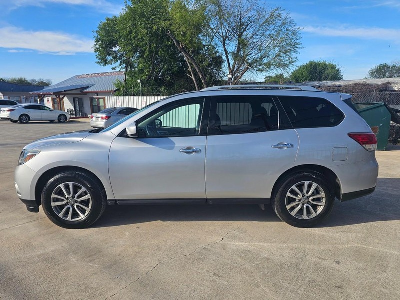 Nissan Pathfinder Vehicle Image 02