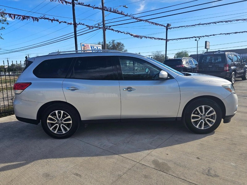 Nissan Pathfinder Vehicle Image 08