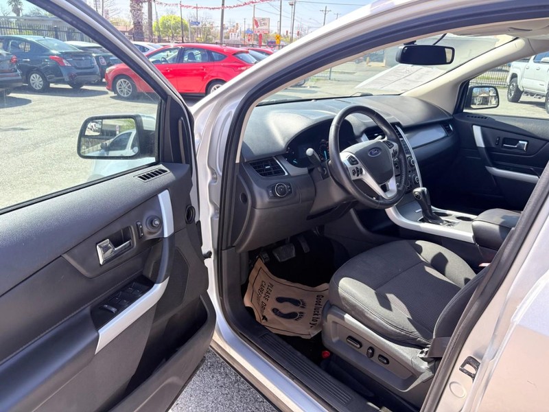 Ford Edge Vehicle Image 09