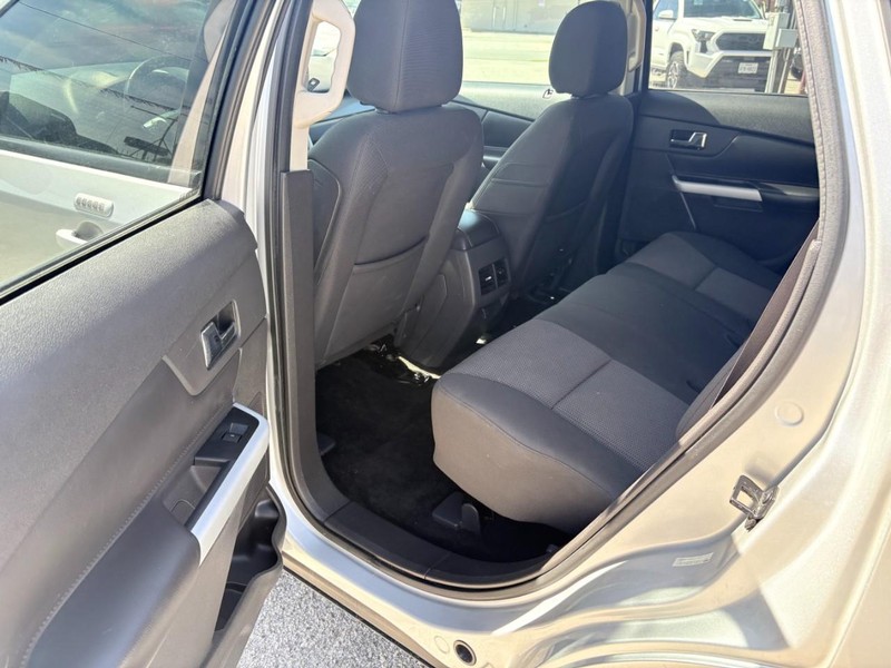 Ford Edge Vehicle Image 11