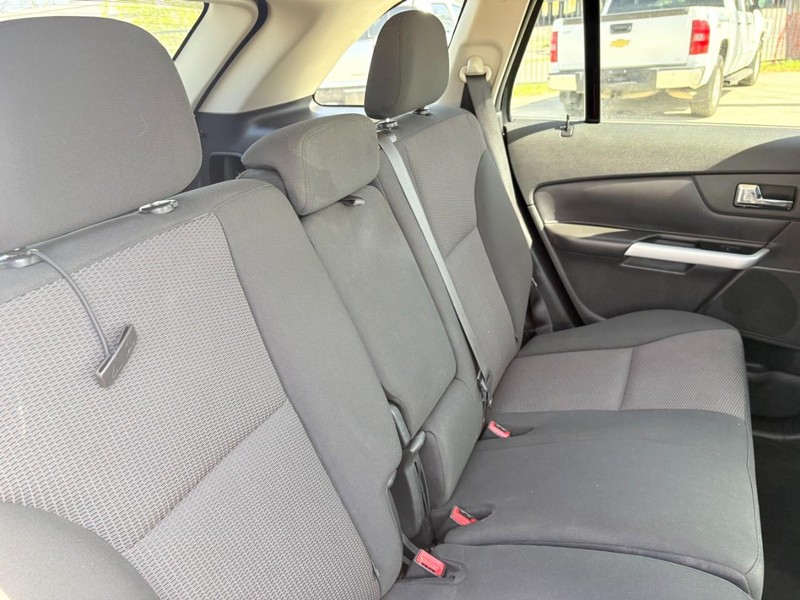 Ford Edge Vehicle Image 13