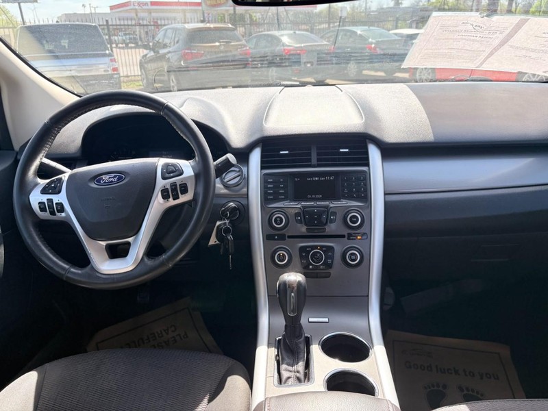 Ford Edge Vehicle Image 14