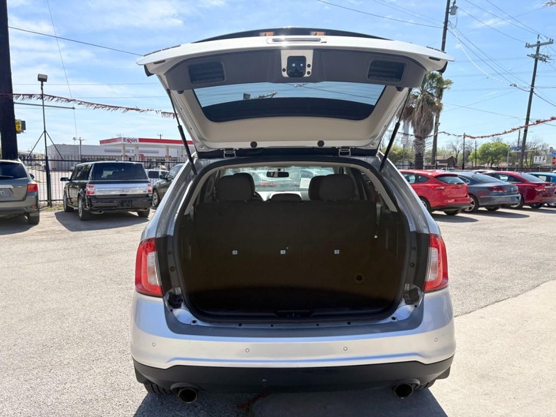 Ford Edge Vehicle Image 15