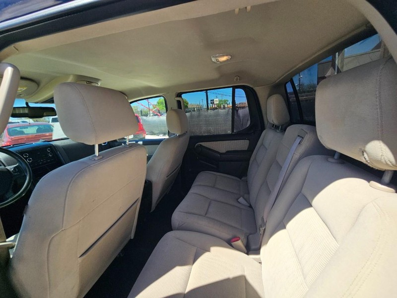 Ford Explorer Sport Trac Vehicle Image 12