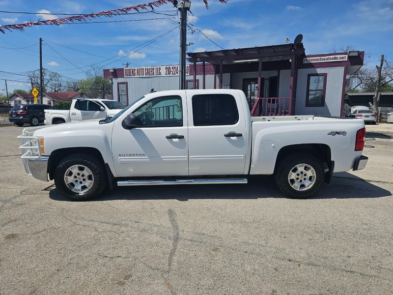Chevrolet Silverado 1500 Vehicle Image 02