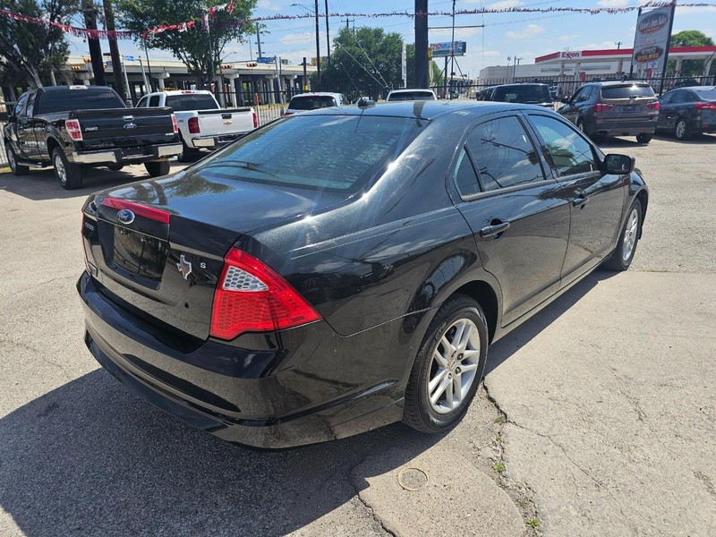 Ford Fusion Vehicle Image 05