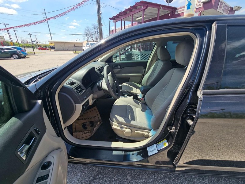 Ford Fusion Vehicle Image 09