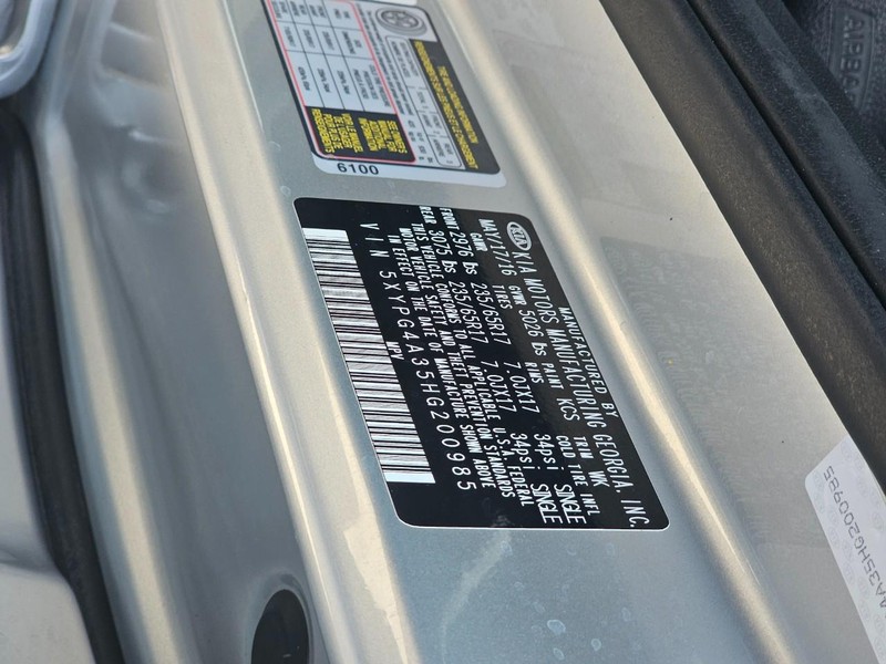 Ford Fusion Vehicle Image 16