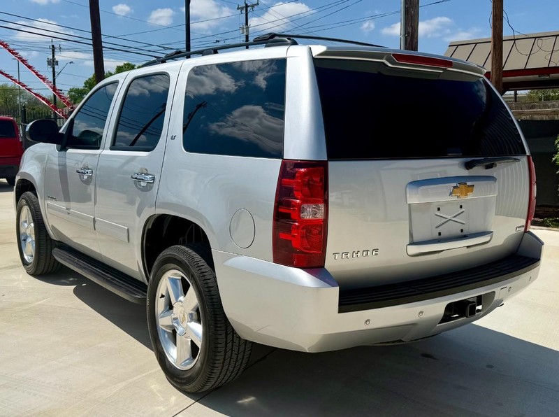 Chevrolet Tahoe Vehicle Image 03