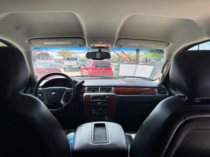 Chevrolet Tahoe Vehicle Image 10