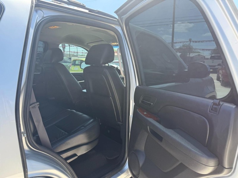 Chevrolet Tahoe Vehicle Image 14