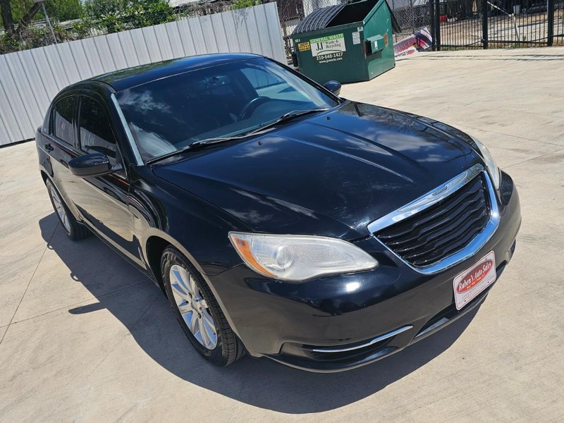 Chrysler 200 Vehicle Image 07
