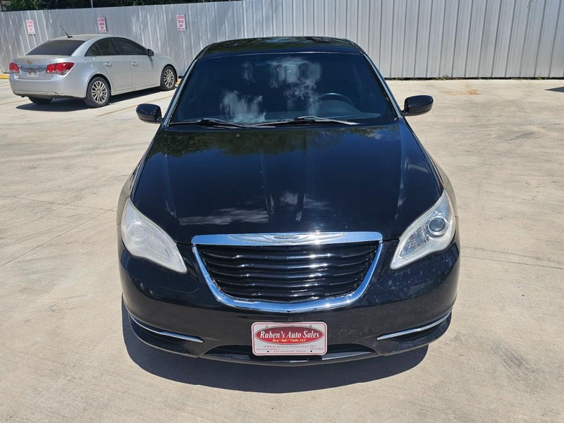 Chrysler 200 Vehicle Image 08