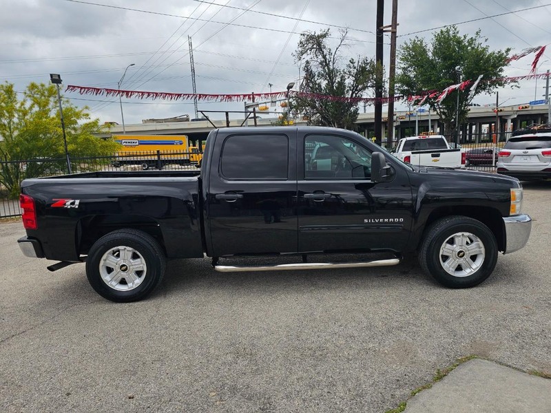 Chevrolet Silverado 1500 Vehicle Full-screen Gallery Image 06