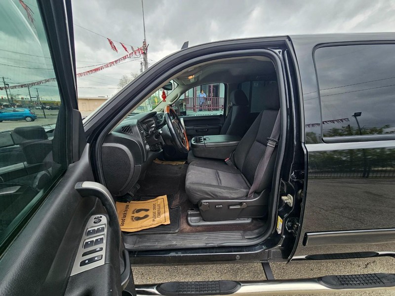 Chevrolet Silverado 1500 Vehicle Full-screen Gallery Image 09