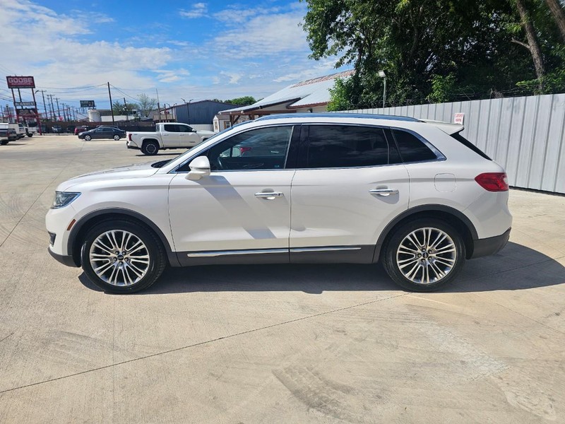 Lincoln MKX Vehicle Image 02