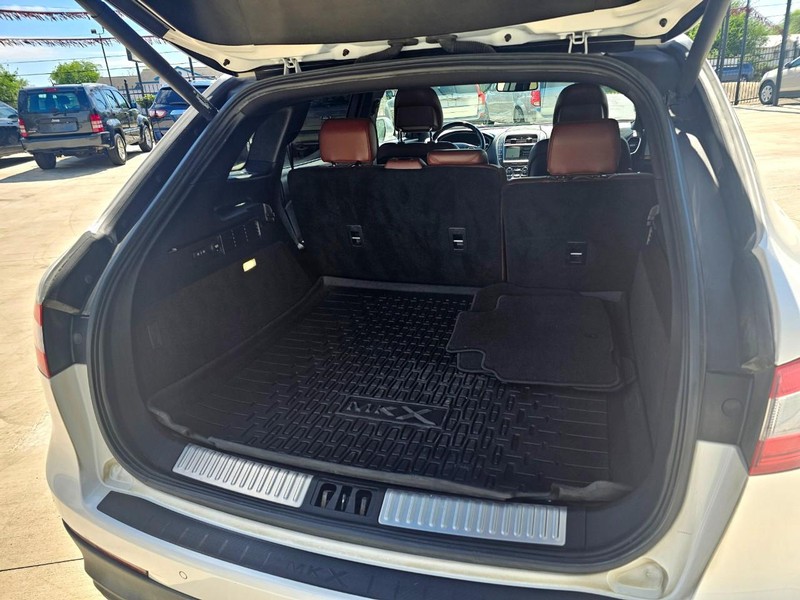 Lincoln MKX Vehicle Image 05