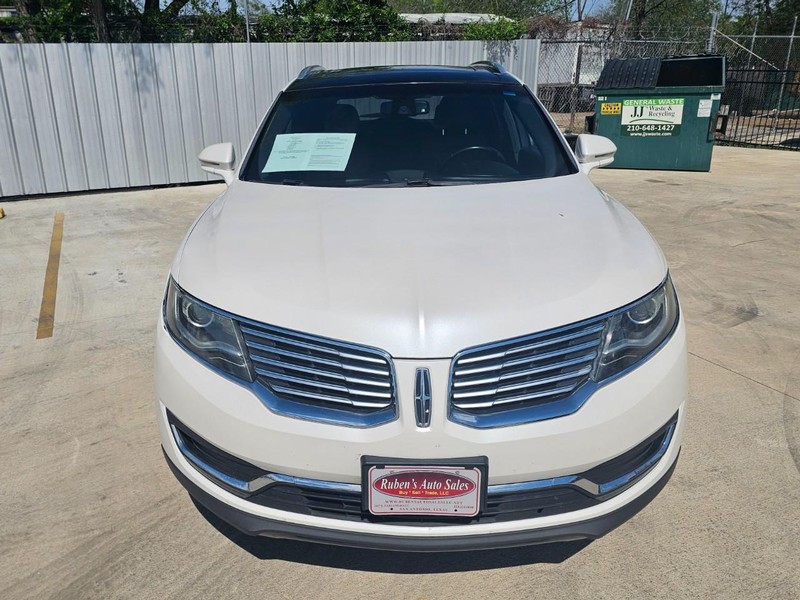 Lincoln MKX Vehicle Image 09