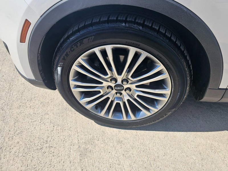 Lincoln MKX Vehicle Image 10