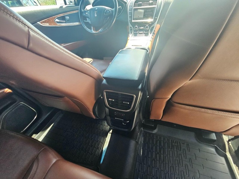 Lincoln MKX Vehicle Image 20