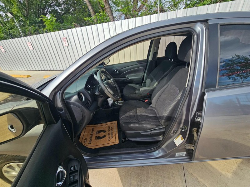 Nissan Versa Sedan Vehicle Image 09