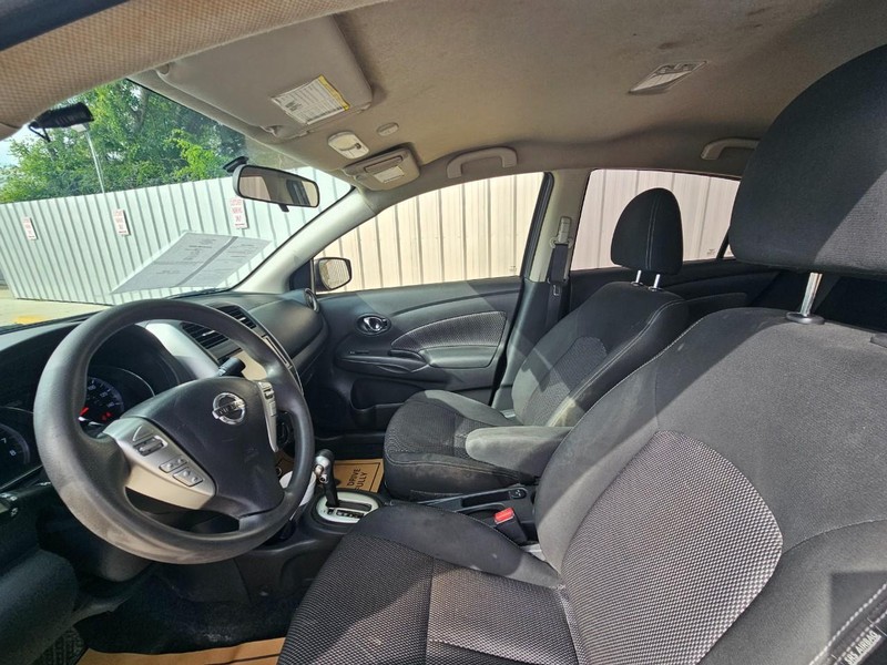 Nissan Versa Sedan Vehicle Image 10