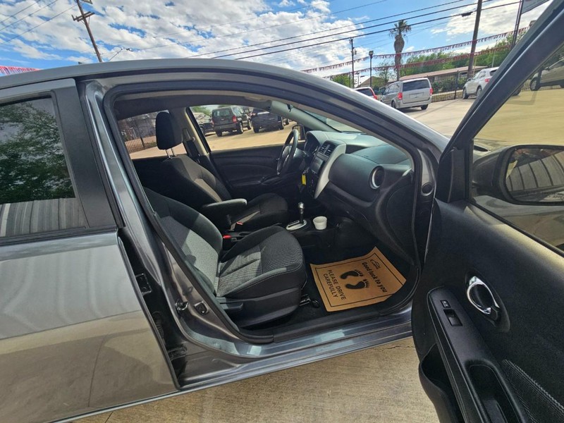 Nissan Versa Sedan Vehicle Image 13