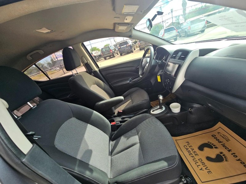 Nissan Versa Sedan Vehicle Image 14