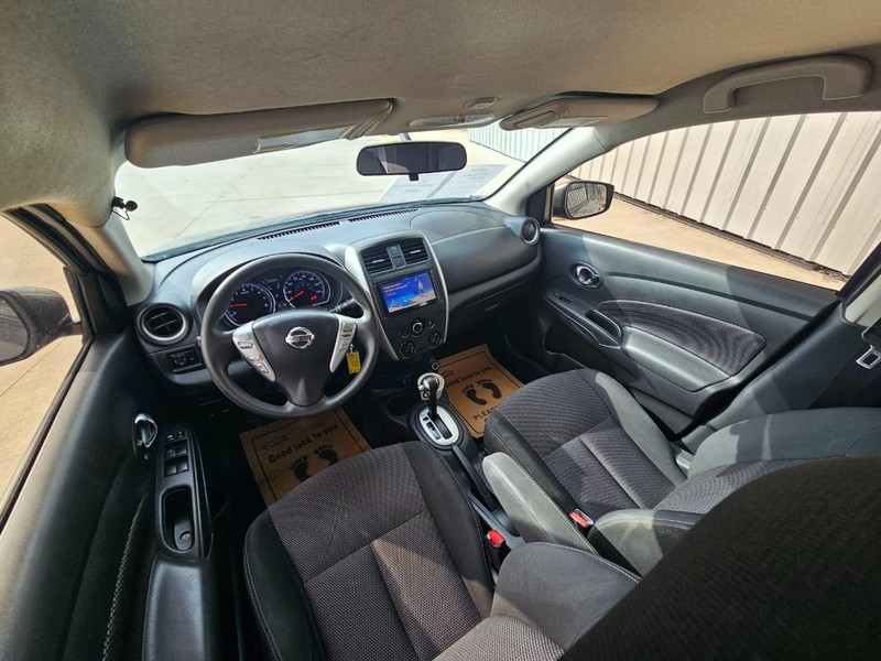 Nissan Versa Sedan Vehicle Image 17